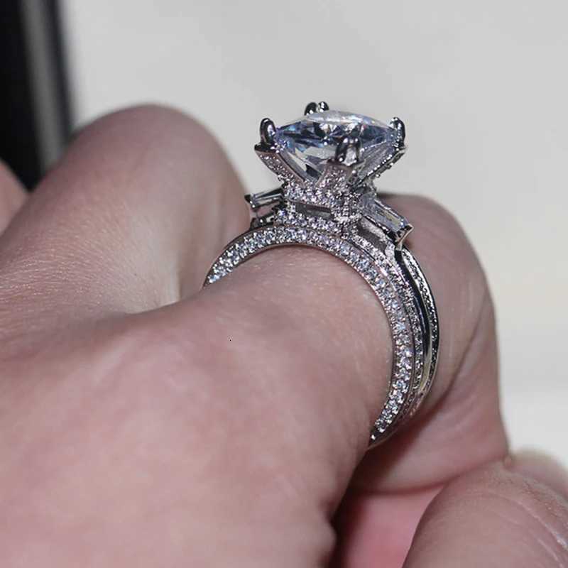 800 Gorgeous Full Cubic Zirconia Ring for Women Luxury Inlaid Square CZ Stone Engagement Wedding Rings New Fashion Jewelry Y250808