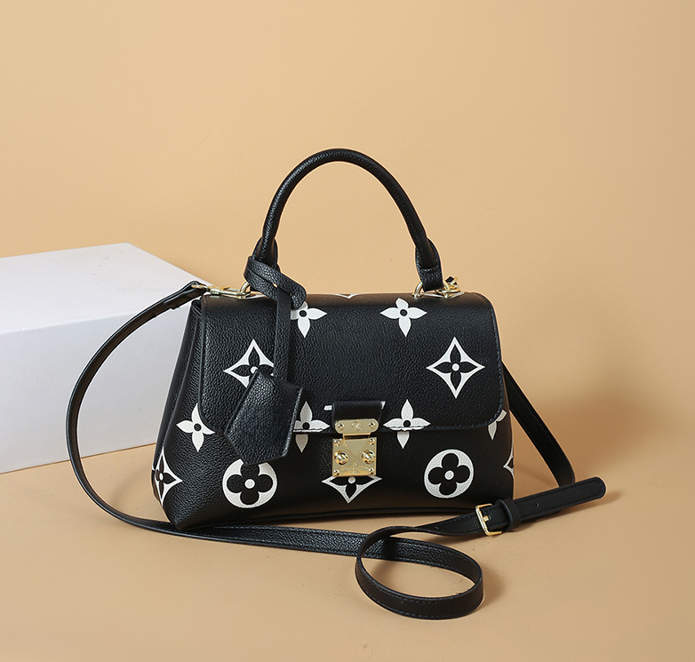 Designer Bag Shoulder Bag Crossbody Bag Luxury Bag Purse Designer 2025 Tote bag design summer senior sense large capacity commuter hot shoulder bag