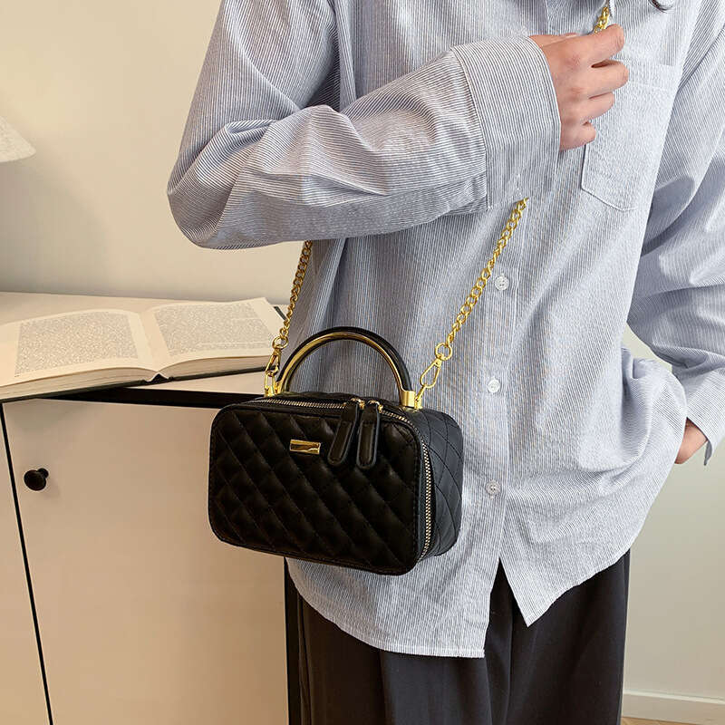 bags Handheld purse and Luxury wallet Chain Small Square 2025 Spring New Style Designer High-Quality Texture Single Shoulder Crossbody Bag