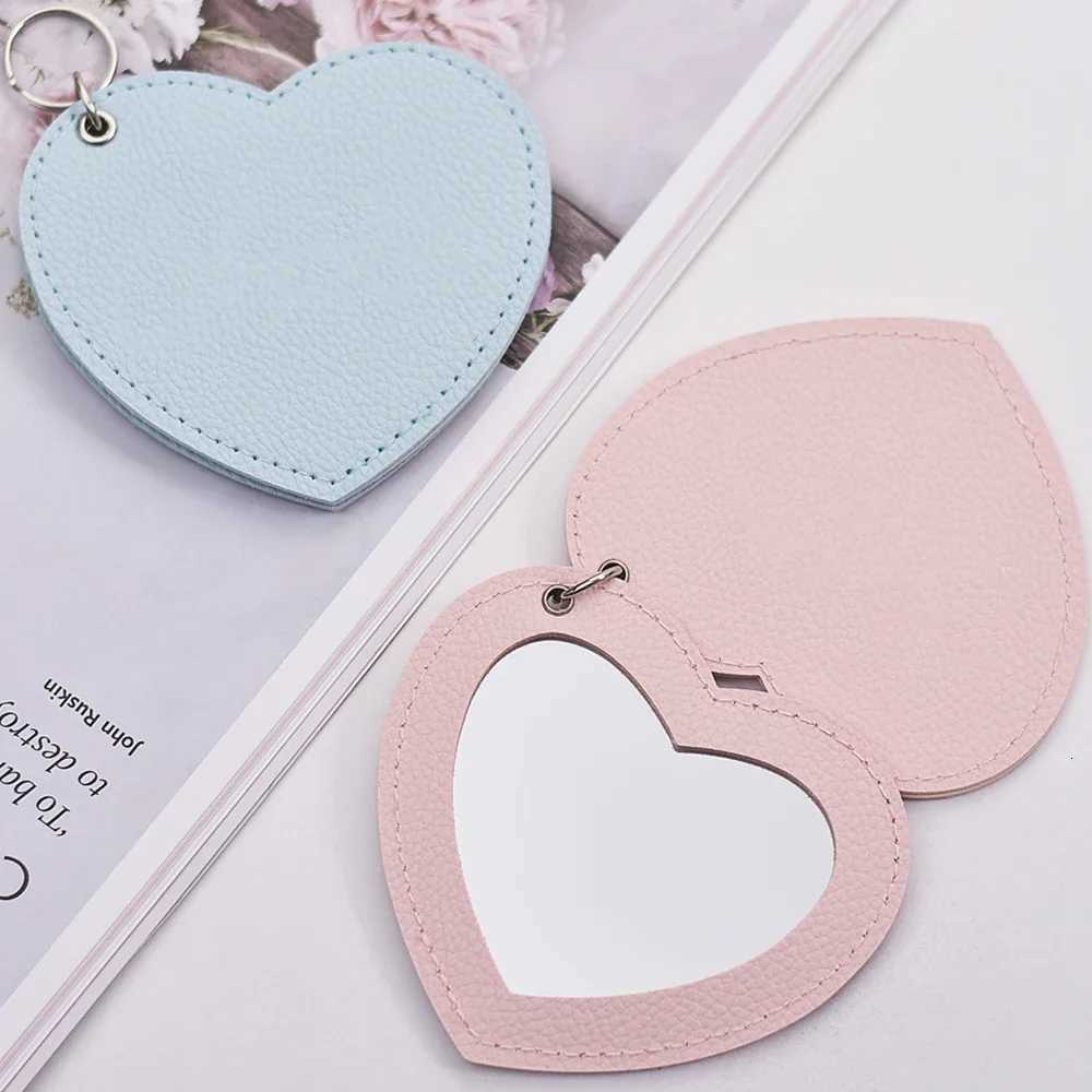 New Heart Shaped Makeup Mirror Wedding Bridesmaid Gift Love Makeup Vanity Mirror Sweet Girl Style Suitable for Carrying Around Z250807