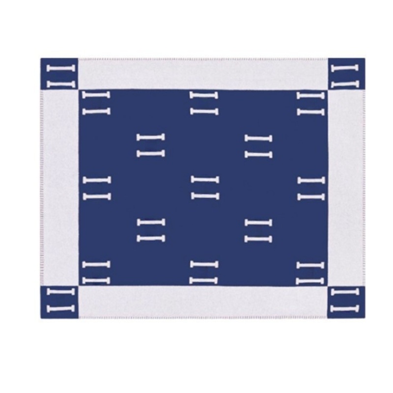 Designer blanket H cashmere and wool airplane blanket letter-patterned sofa blanket home textile office lunch break air-conditioning blanket