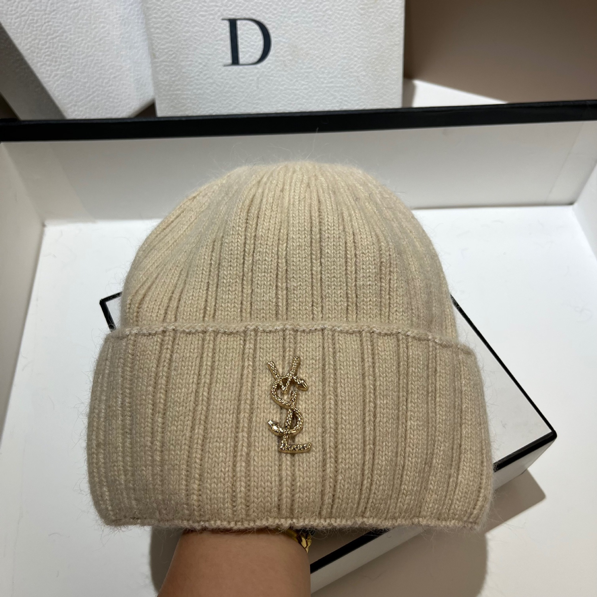Rabbit hair knitted hat winter French simple plush ear-protector hat Nordic new soft waxy wool hat female 2025s hot