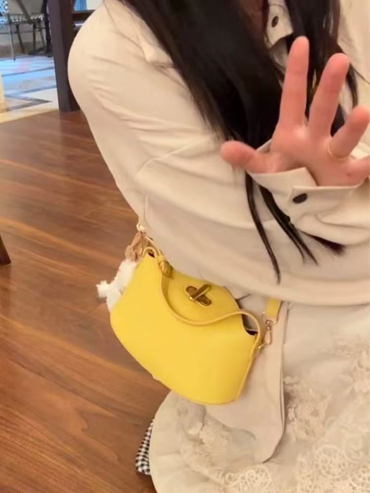2025 Autumn/winter New Women's Shoulder Bag fashion Fresh And Simple Style Fashionable Solid Color Handbag Elegant Casual Crossbody Autumn Design