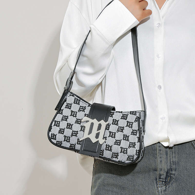 Millennial Hot Girl Underarm for Women 2025 Autumn Winter New High-end Baguette Fashion Casual Handbag Shoulder Bag Trendy