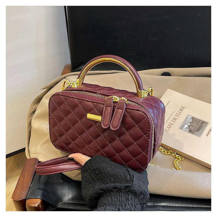 bags Handheld purse and Luxury wallet Chain Small Square 2025 Spring New Style Designer High-Quality Texture Single Shoulder Crossbody Bag