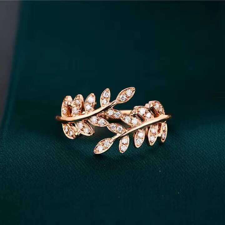 High-end Niche Design Never Fade Leaf Style Open Solid Gold VVS Round Cut Moissanite Engagement Ring for Women