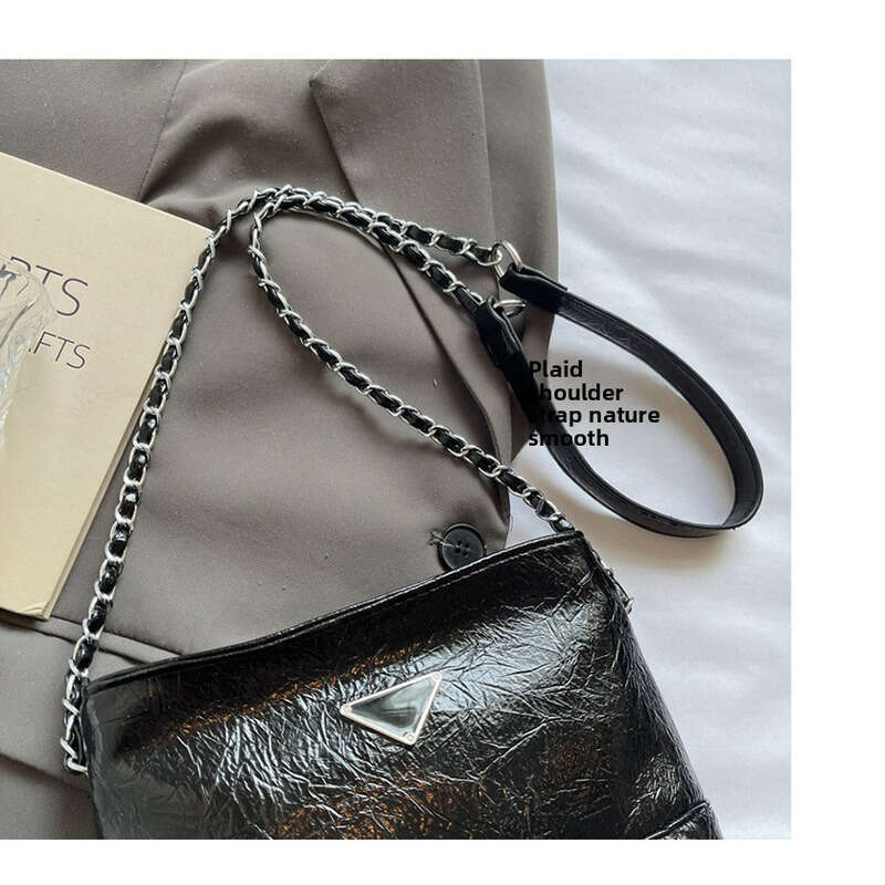 Designer Women Chain Casual Simple Versatile Hobo Handbag 2025 New Fashion Handheld Crossbody Single Shoulder Tote Bucket Bag