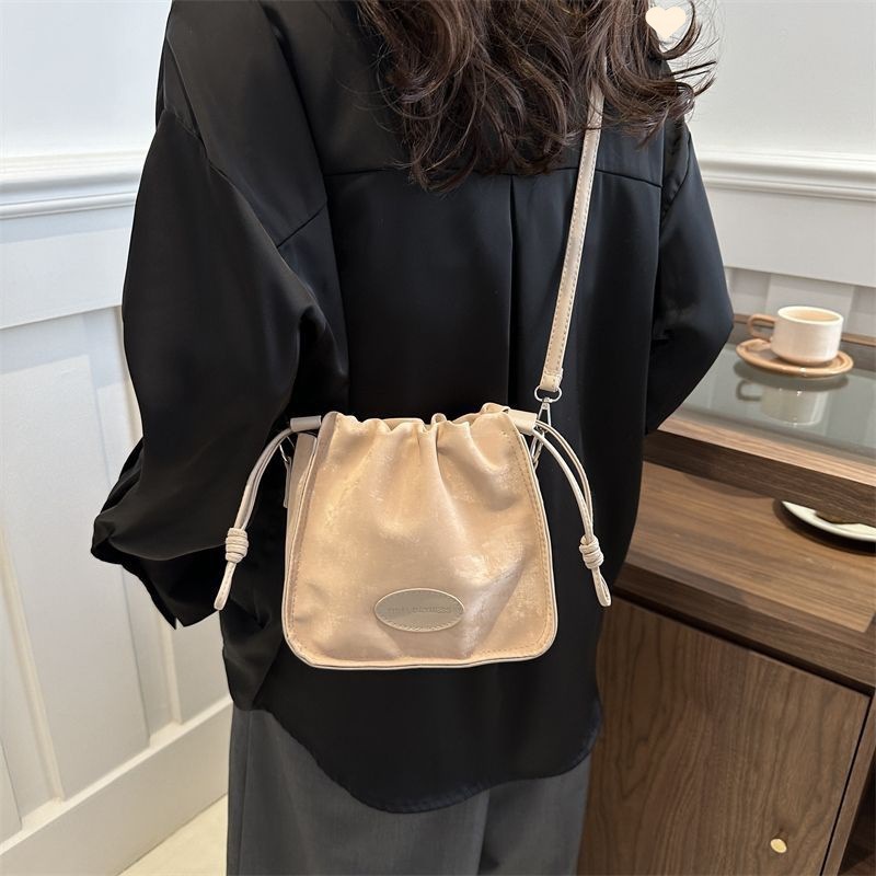 Free Shipping Designer Bag Luxury Bag Niche Wrinkled Cloud Bag For Women 2025 New French Style Versatile Crossbody Bag Fashionable Commuter Small Bag