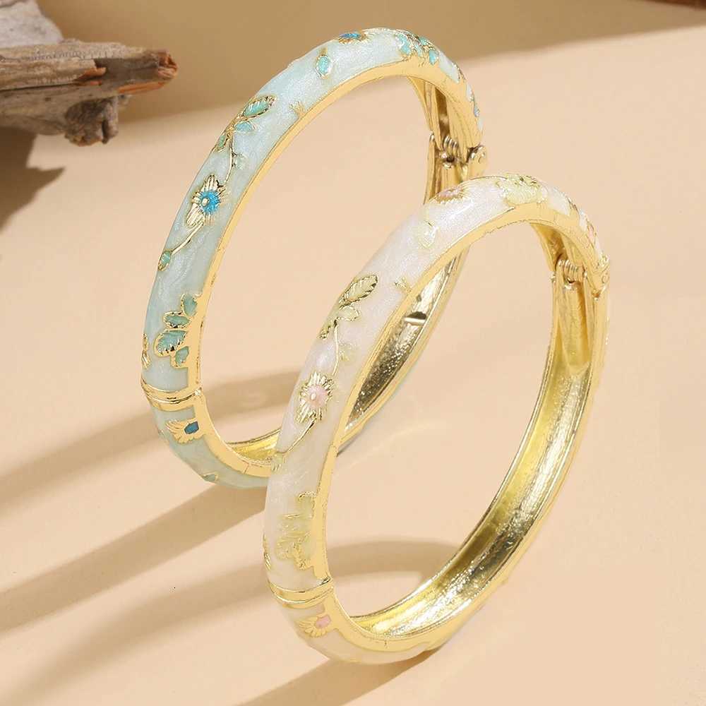 2 Pcs Flower Bracelet for Women Vintage Bohemian Cloisonne Womens Bangles Luxury Jewelry Gifts Z250807