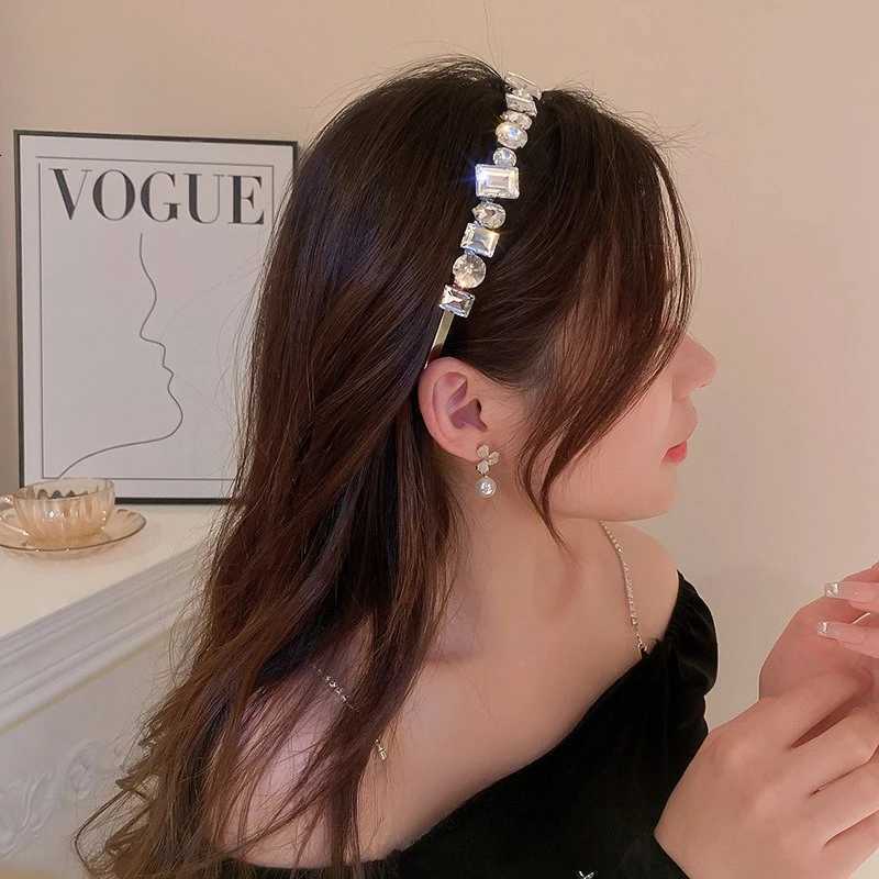 Round Square Diamond Studded Band with Korean Design Er Sparkling Band Fashionable and Person Band Y250808