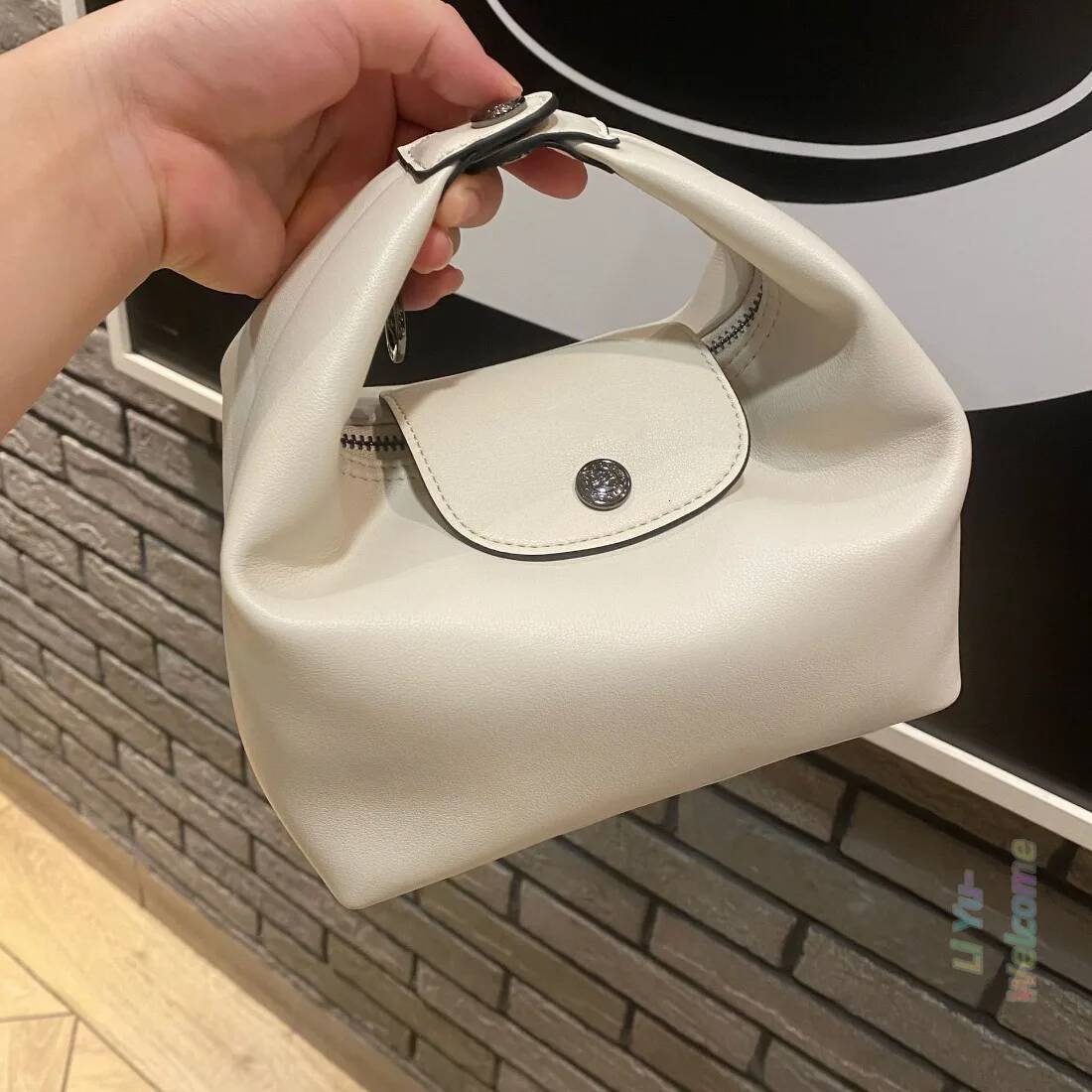 2025 new mini cowhide dumpg handbag lunch leather box bag can be matched with strap and single shoulder