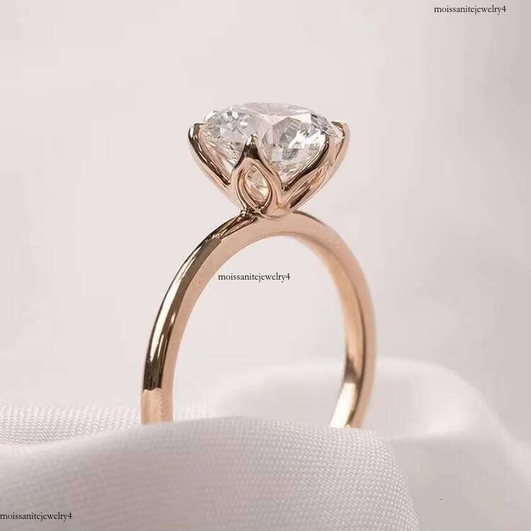 High Jewelry New Design 14K Rose Gold Woman Ring Round Cut Petal VVS Moissanite Rings for Wedding