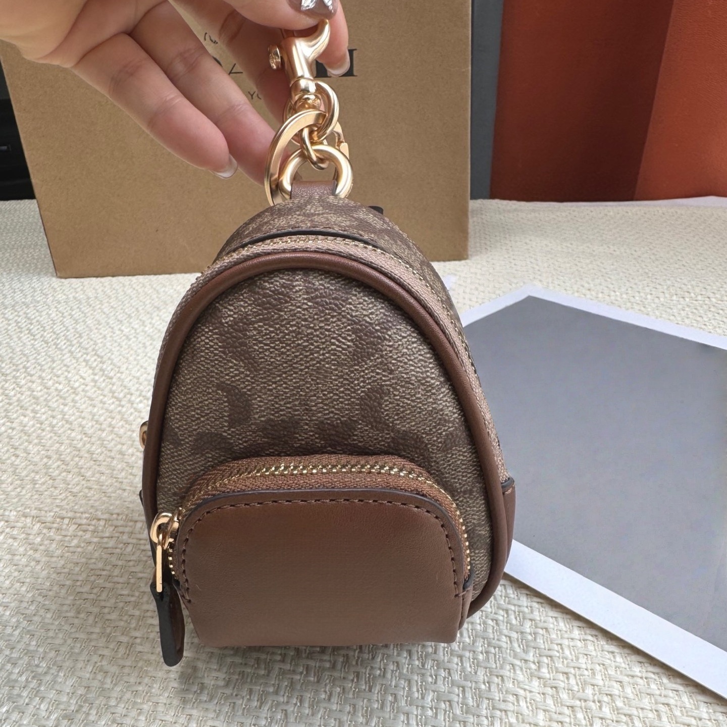 Luxury Bag Charm Designer co ch Keychain wallet for Womens Mini Bags Leather Keyring Stylish Keychain Hangings mini backpack coin purse dhgate AAA