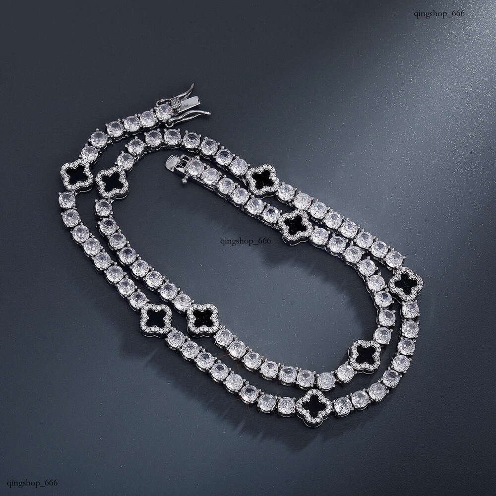 New Bracelet Four-Leaf Flower Moissanite chain Tennis Necklace for Women Exquisite High-End Sense Jewelry Clavicle Chain