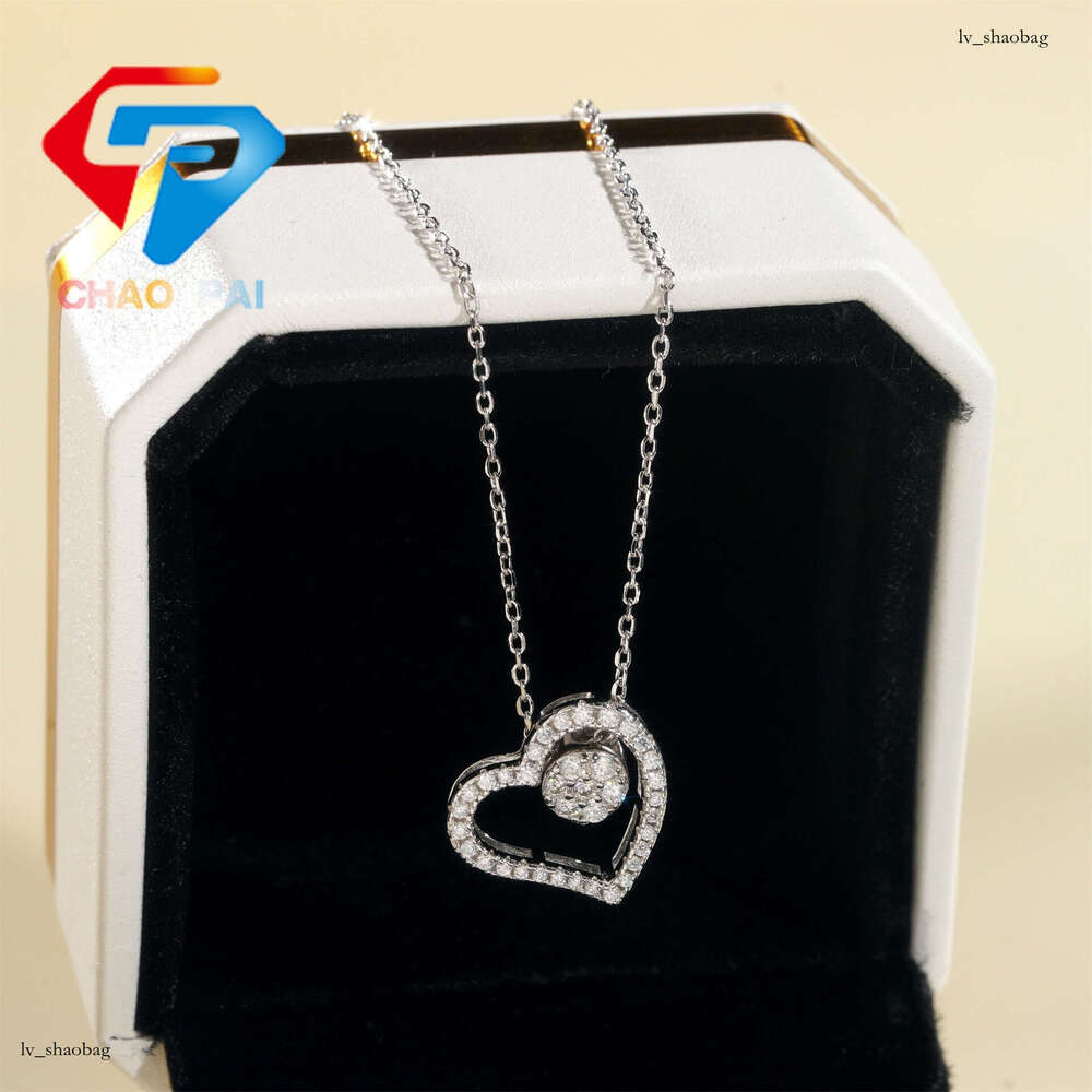 Sterling Sier Inlaid with D Color Moissanite Light Heart-shaped Personality Necklace