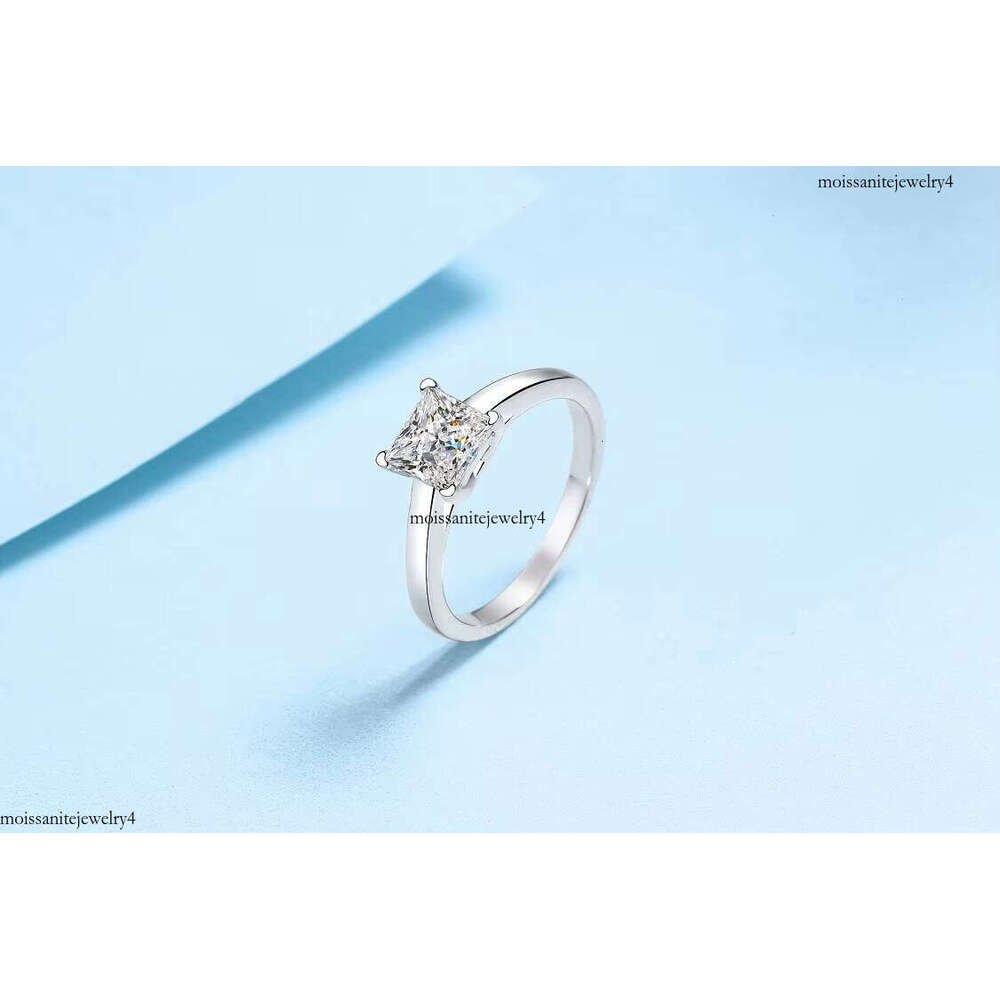 Custom High Jewelry Women Dia 3Princess Cut VVS Moissanite 14K Gold Engagement Wedding Ring