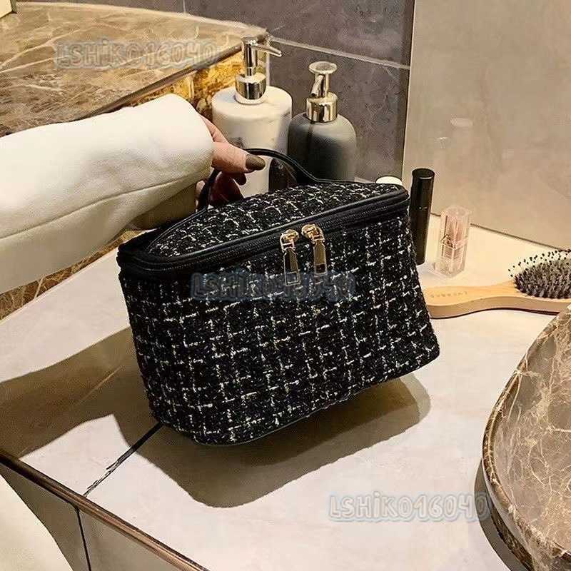 2024 New Style Fashion Makeup Bag Large Capacity Portable Handbag Cosmetic Organizer H250808