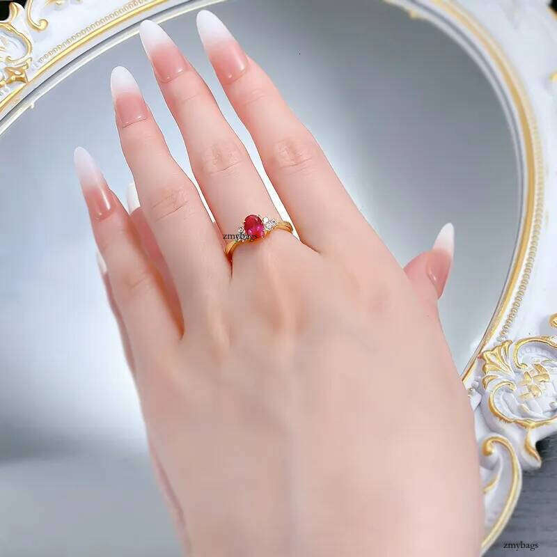 Choucong Vintage Fashion Jewelry Genuine 100% Sterling Sier Oval Cut Red Garnet Lab Moissanite Dia Party Eternity Women Wedding Bridal Ring Gift
