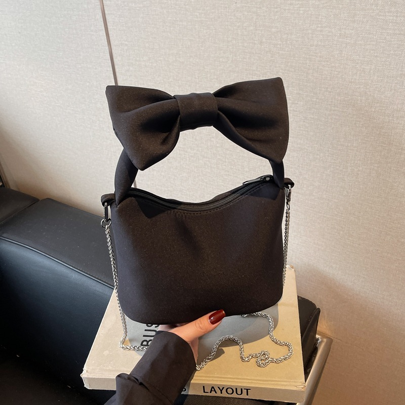 2025 Autumn new sweet girl pink bow women s handbag new casual shoulder bag fashion chain new women s crossbody bag autumn new designer bag