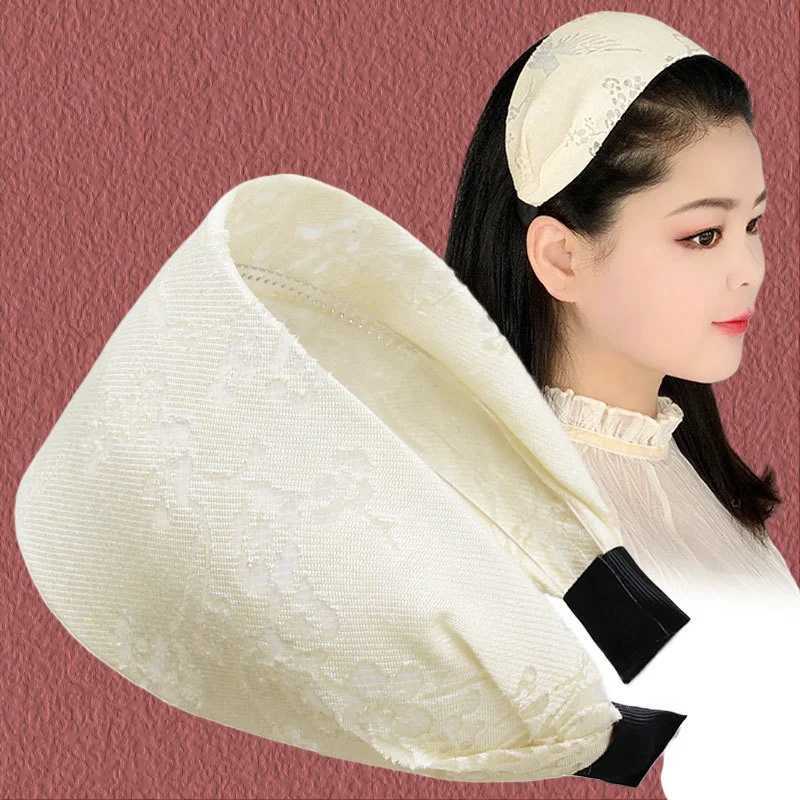 Vintage Wide-brimmed Band M Cover White Hair Band Anti-skid with Teeth Pure Hair Accessories Women Y250809