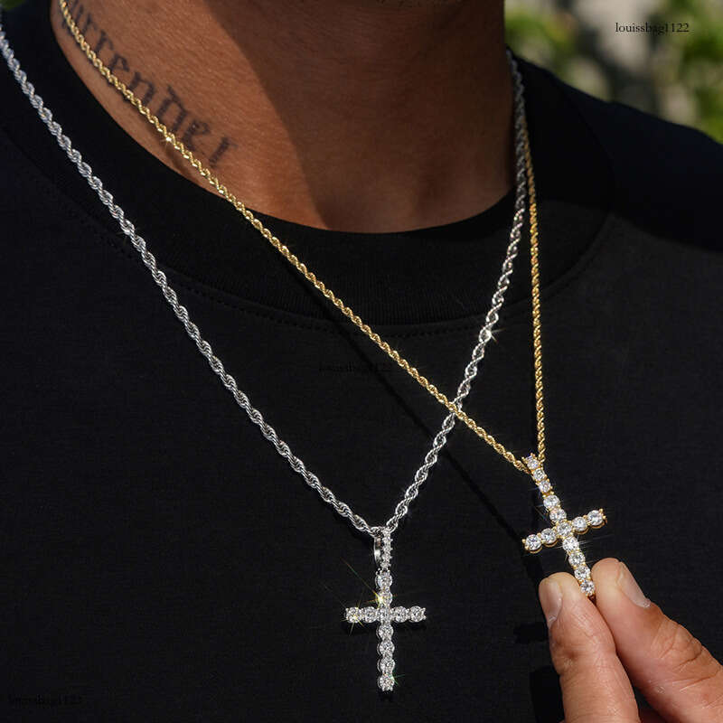 Ins Hip-Hop Personality Iced Out VVS Cross Full Inlaid D Color Moissanite Necklace Pendant