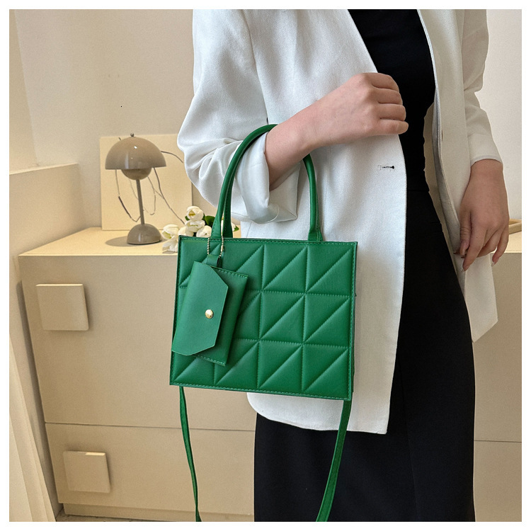 2025 Autumn New Texture Women s Shoulder Bag New Fashionable And Simple Handbag women s Autumn New Simple Style bag Designer Bag Elegant Style Women s