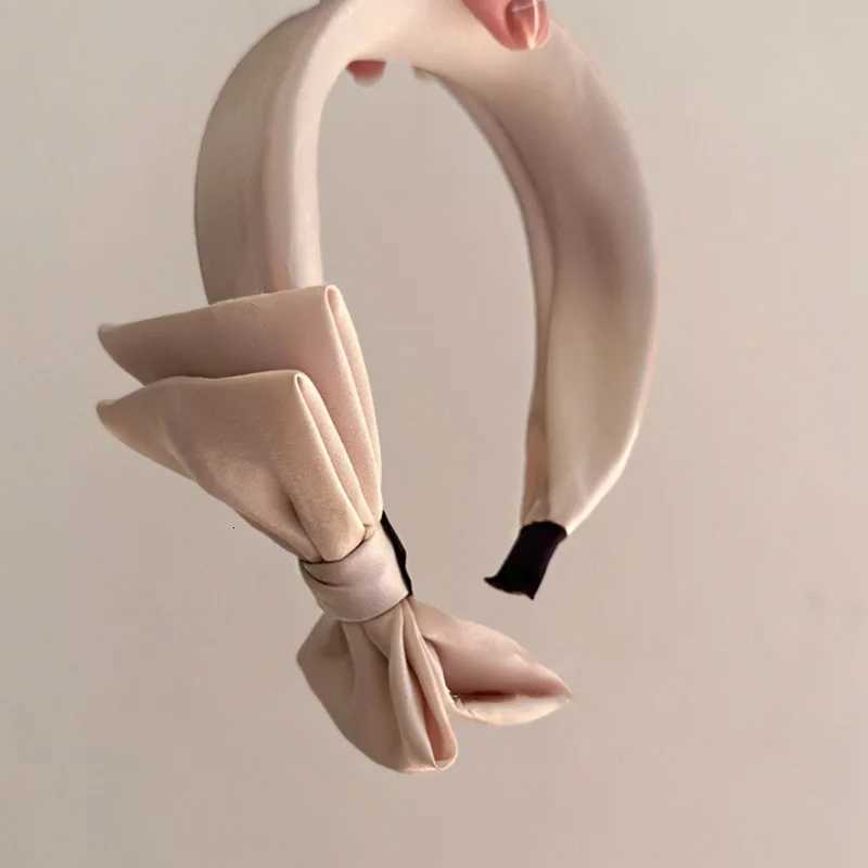 Brand New Retro Satin Side Bow Band Mens High-End Wide-Edged Band Fashionable Temperament Hair Accessories Y250809