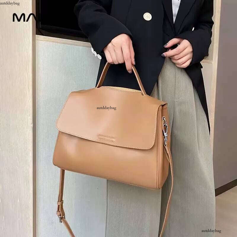 Women's Cowhide Genuine Leather Shoulder Bag Female Fashion Designer Handbags Ladies Commuting Large Capacity Bucket Bags