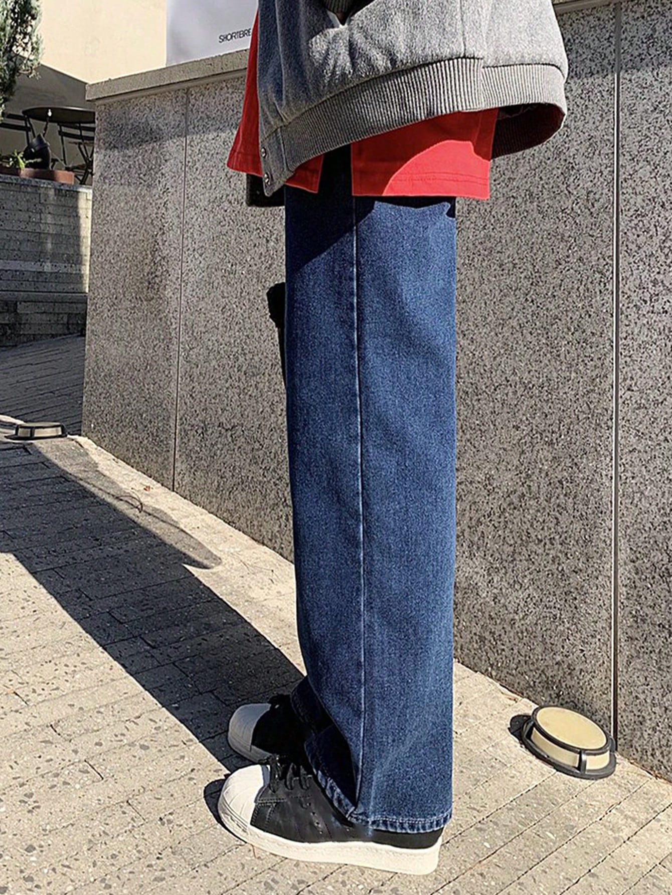 Lady's deep blue high-waisted wide-leg jeans