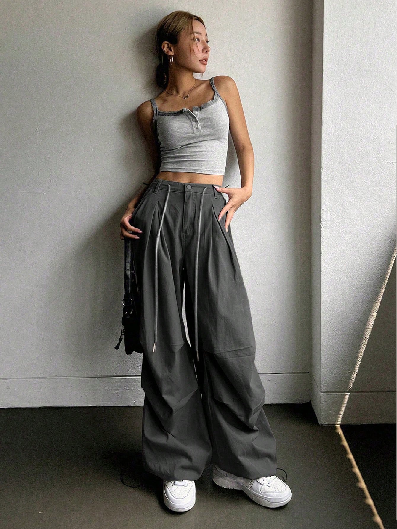 Stylish Lady's Gray Loose-Fit Jeans Perfect Pairing for Your Outfit