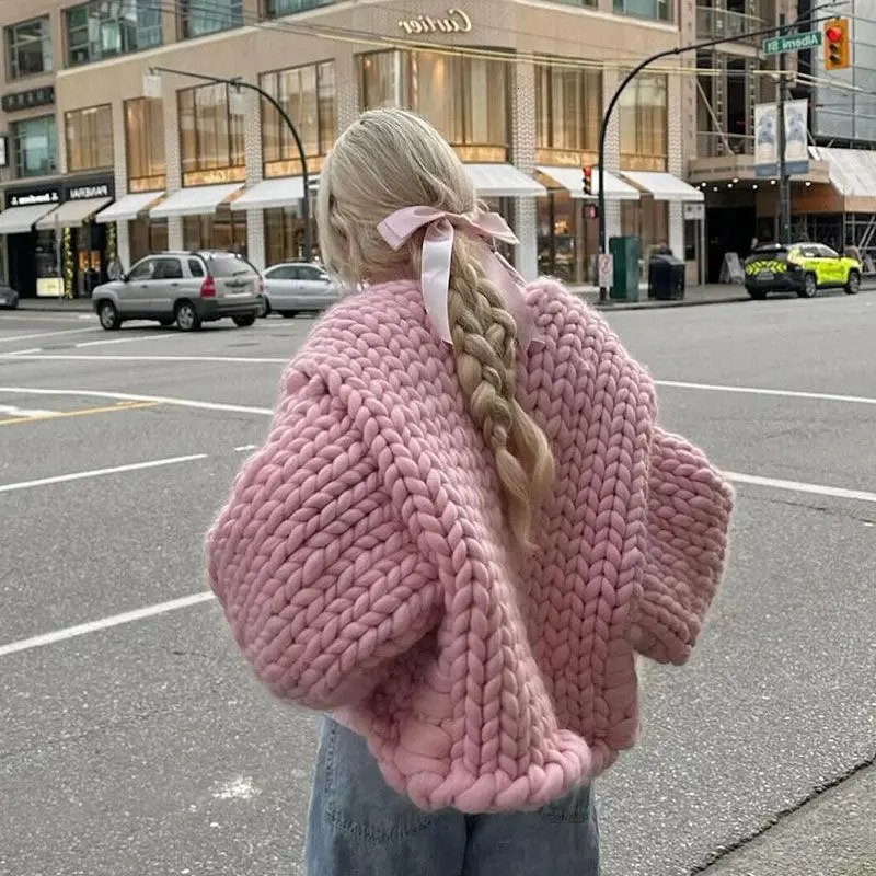 Winter French Pink Short Style Small Fragrant Sweater Jacket Womens Premium Cardigan Female Clothing 250804