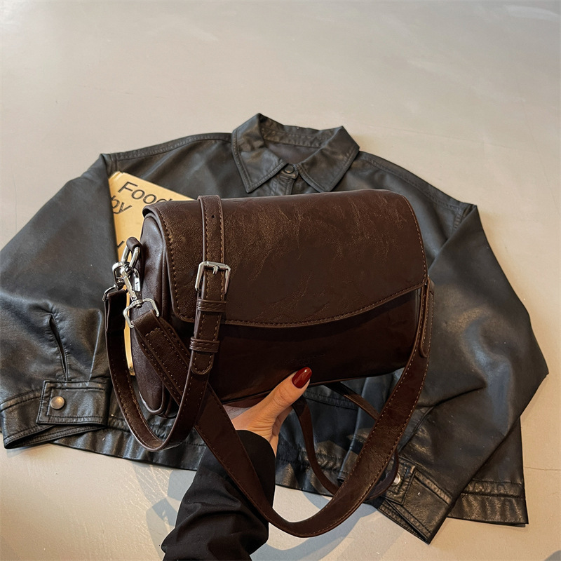 2025 autumn new elegant retro light luxury simple niche design versatile large capacity women's crossbody bag designer bag