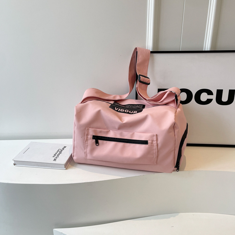 Autumn new lightweight large capacity travel bag fashion minimalist sports fitness bag fashion casual handbag women's shoulder bag niche autumn n