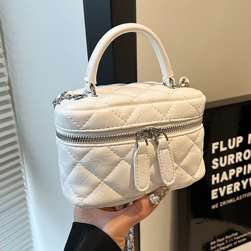 2025 Autumn New Women s Mini Bag trend New Mini Bucket Bag Niche Design New Women s Shoulder Bag Autumn New Designer Bag Fashionable Women s Crossbody