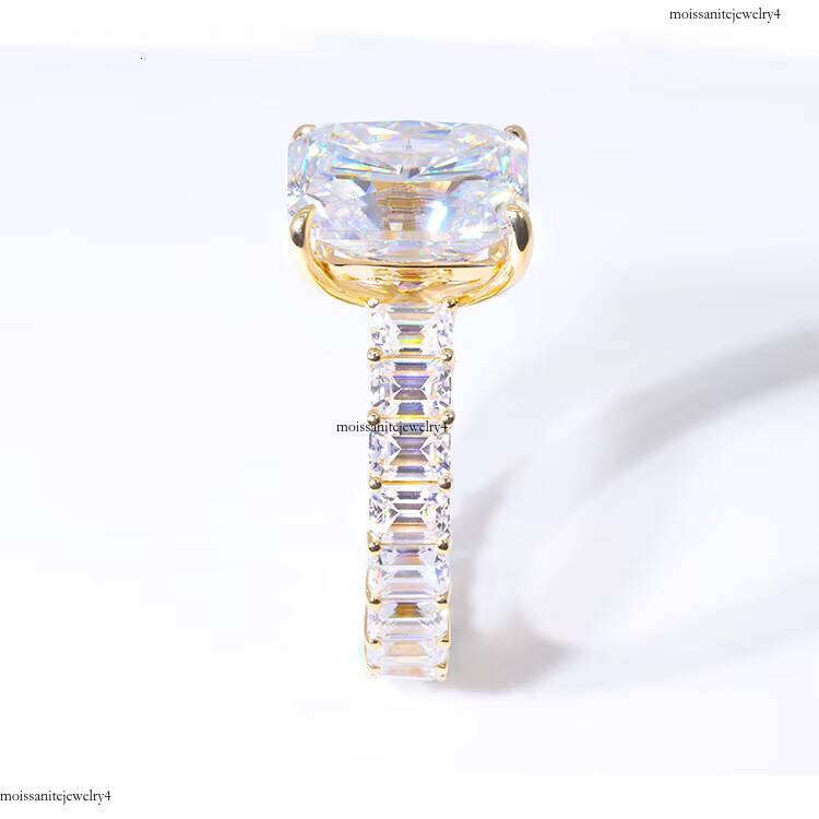 Custom Classical 14k Yellow Gold Emerald Cut 8ct VVS Moissanite Dia Iced Out Full Band Ring for Jewelry Present