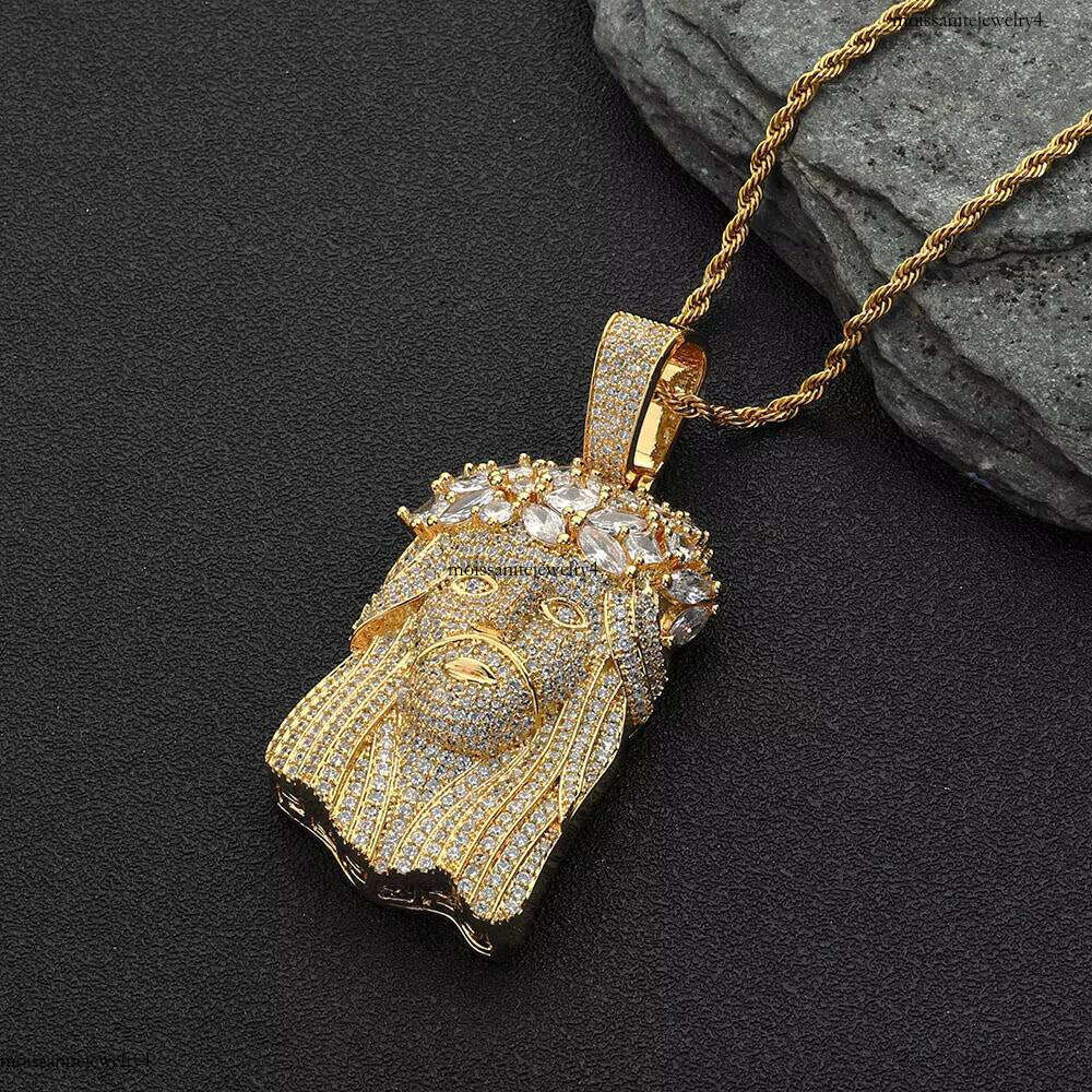 NUOYA Hip Hop Jewelry Iced Out Dia Charm Gold Sier Plated Claw Setting Zircon Wreath Jesus Head Pendant for Women