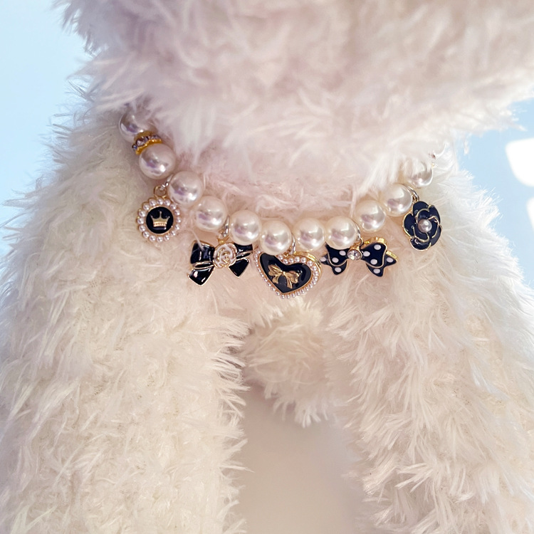 Chic Faux Pearl Pet Necklace with Bow Charms Elegant and Delightful Bling for Small Dogs & Cats