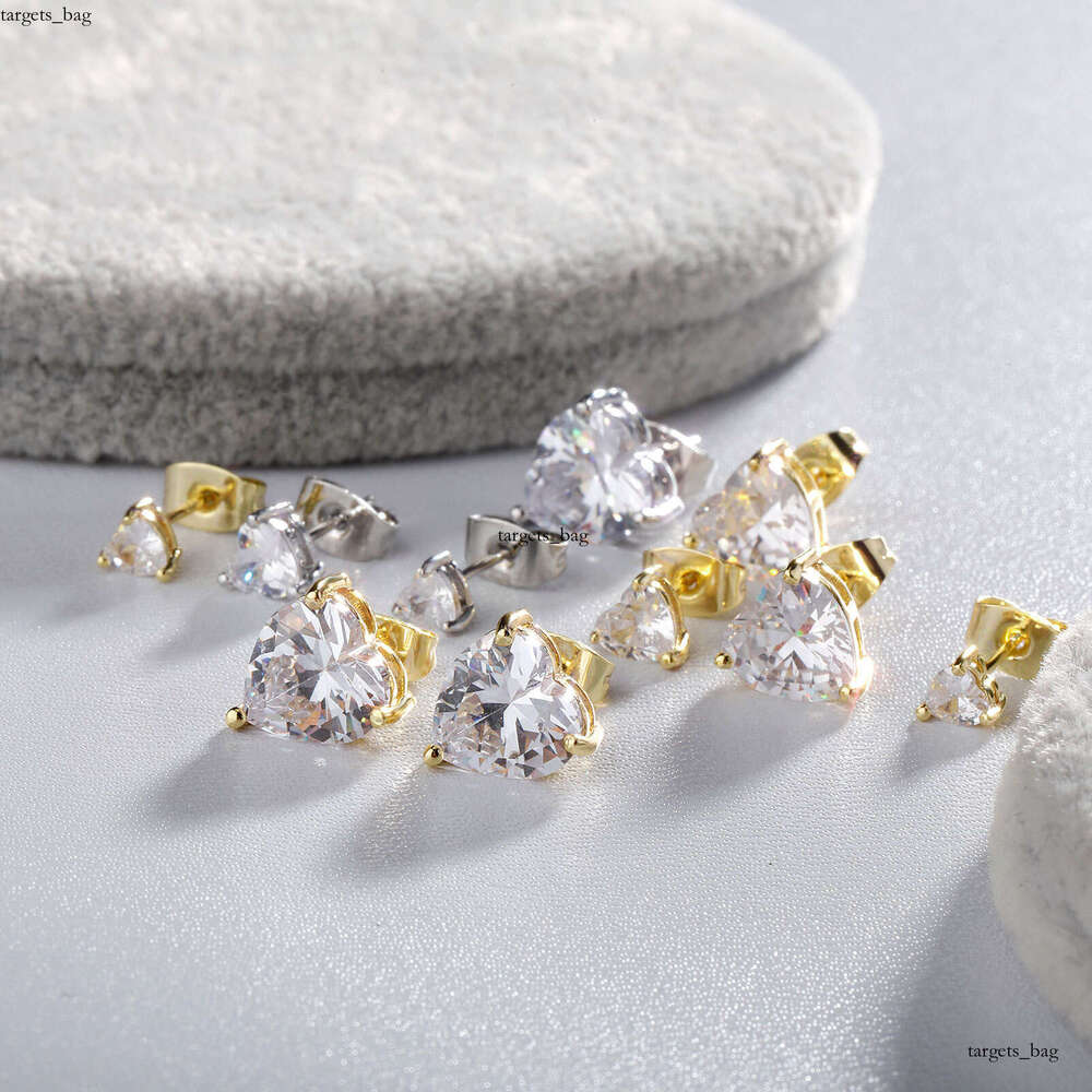 Heart-shaped Zircon Sparkling Earrings for Women, Simple and Elegant, Light , Exquisite Sier Needle Fashion Ear Jewelry