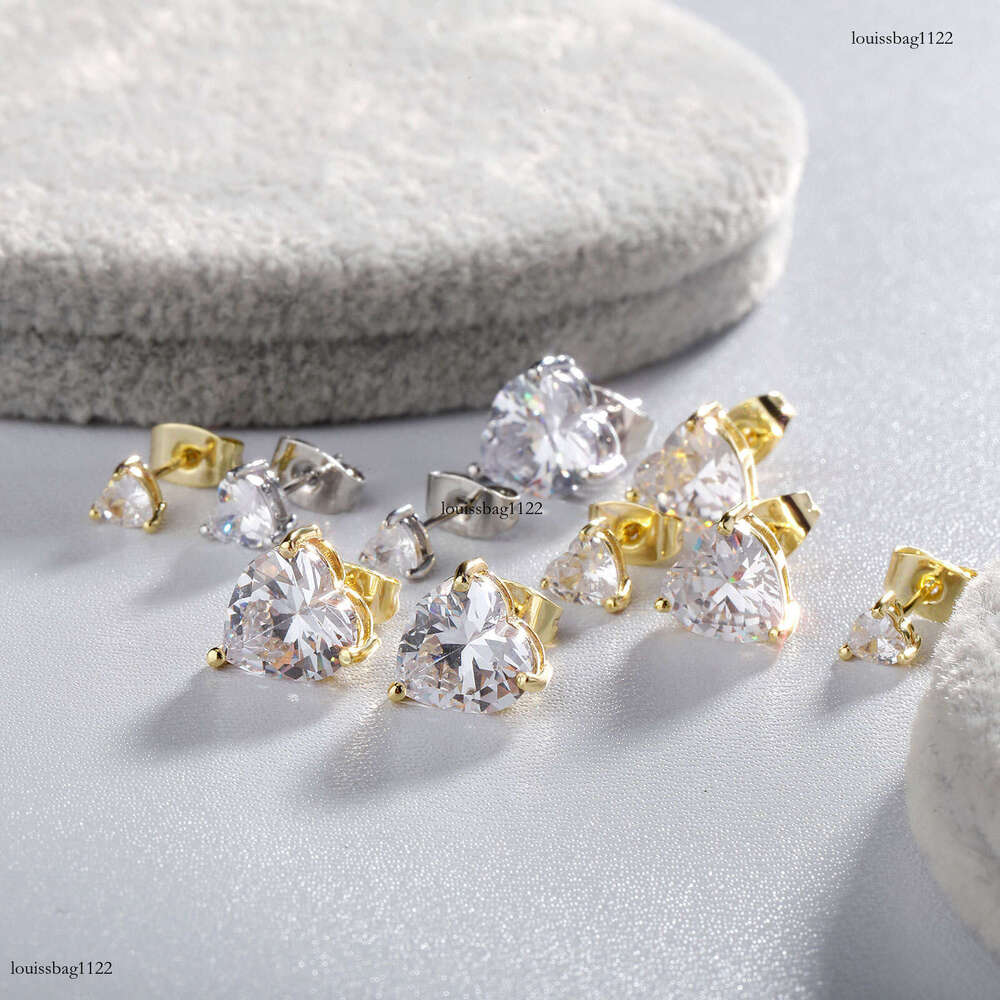 Heart-shaped Zircon Sparkling Earrings for Women, Simple and Elegant, Light , Exquisite Sier Needle Fashion Ear Jewelry