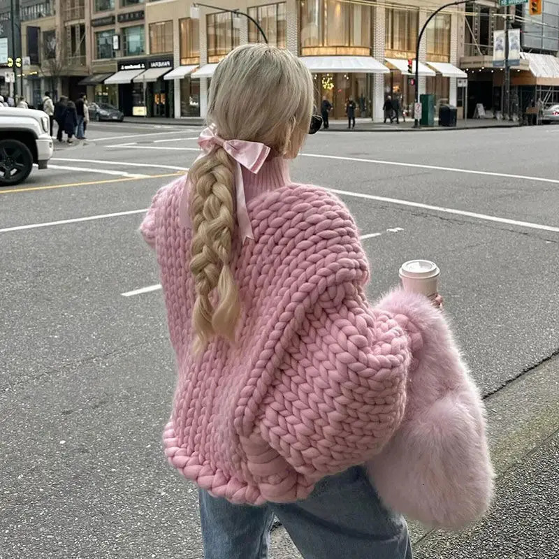 Winter French Pink Short Style Small Fragrant Sweater Jacket Womens Premium Cardigan Female Clothing 250804