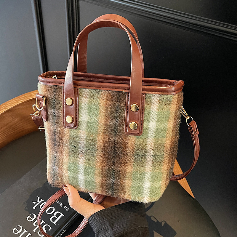 Autumn New Niche Fashion Women's Handbags Women's Crossbody Bags Fashionable Women's Hand-held Bucket Bags fashion New Women's Sho