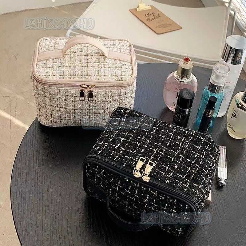 2024 New Style Fashion Makeup Bag Large Capacity Portable Handbag Cosmetic Organizer H250808