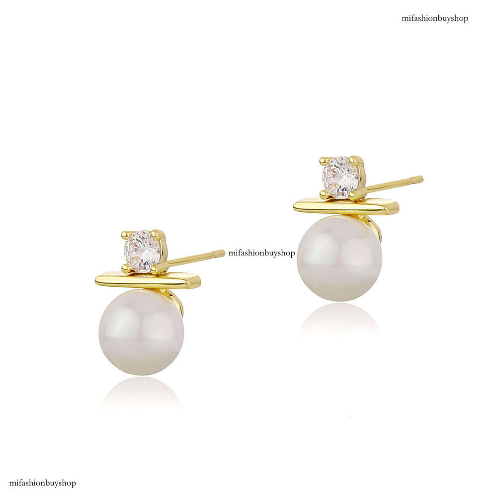 Trendy French Romantic Pearl Zircon Earrings with Sier Needle High-end Design for Women