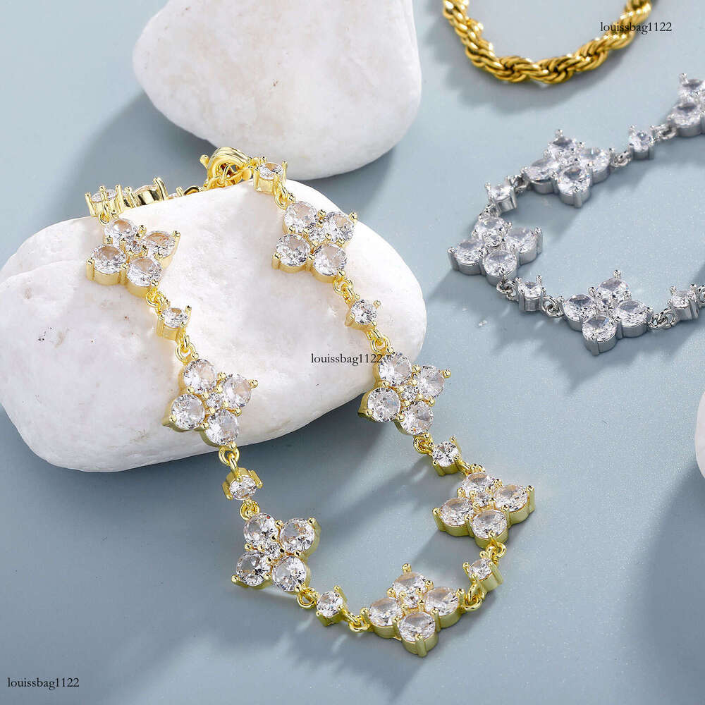 Full Dia Heavy Craft Four-Leaf Clover Bracelet for Women, Light Sparkling Zircon, High-End Niche Bracelet, Hand Jewelry Factory