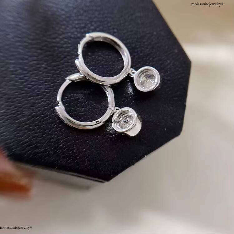 XingGuang 4mm 0.3ct VVS Moissanite Round Brilliant Cut Classic Hot Sale Gold Plated Fashion Jewelry Earrings Stud