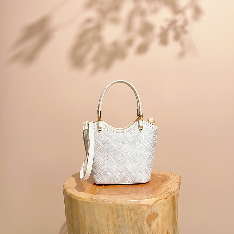 Free shipping designer Free Shipping Designer Luxury Chinese Style Women Bucket Bag New Niche High-end Single Shoulder Crossbody Bag Casual Shopping B
