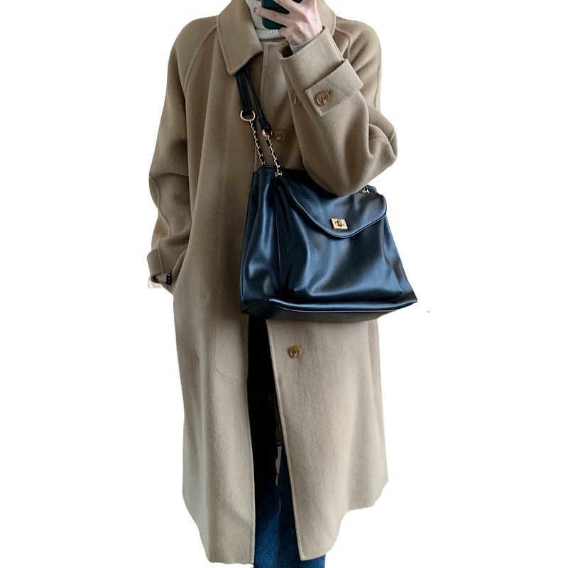 2025 fashion Autumn New Korean Minimalist Style Fashionable Niche Design Large Capacity Retro Women's Crossbody Bag Autumn New Designer Bag New W