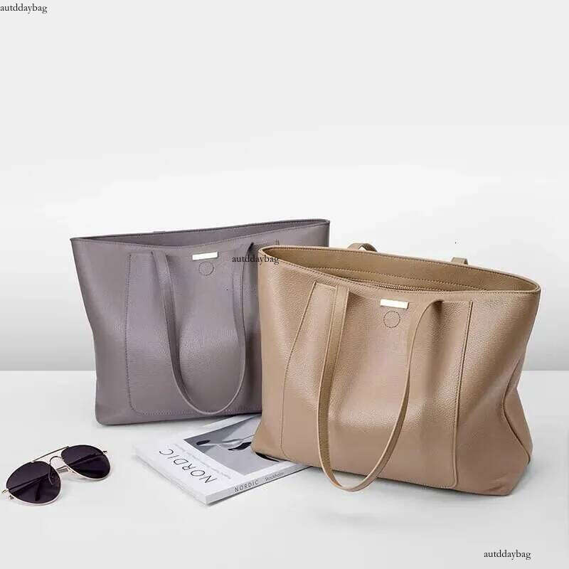 Women's Large Capacity Shoulder Bag High-End Ladies Genuine Leather Commuter Shopper Bags High Quality Handbag Big Tote