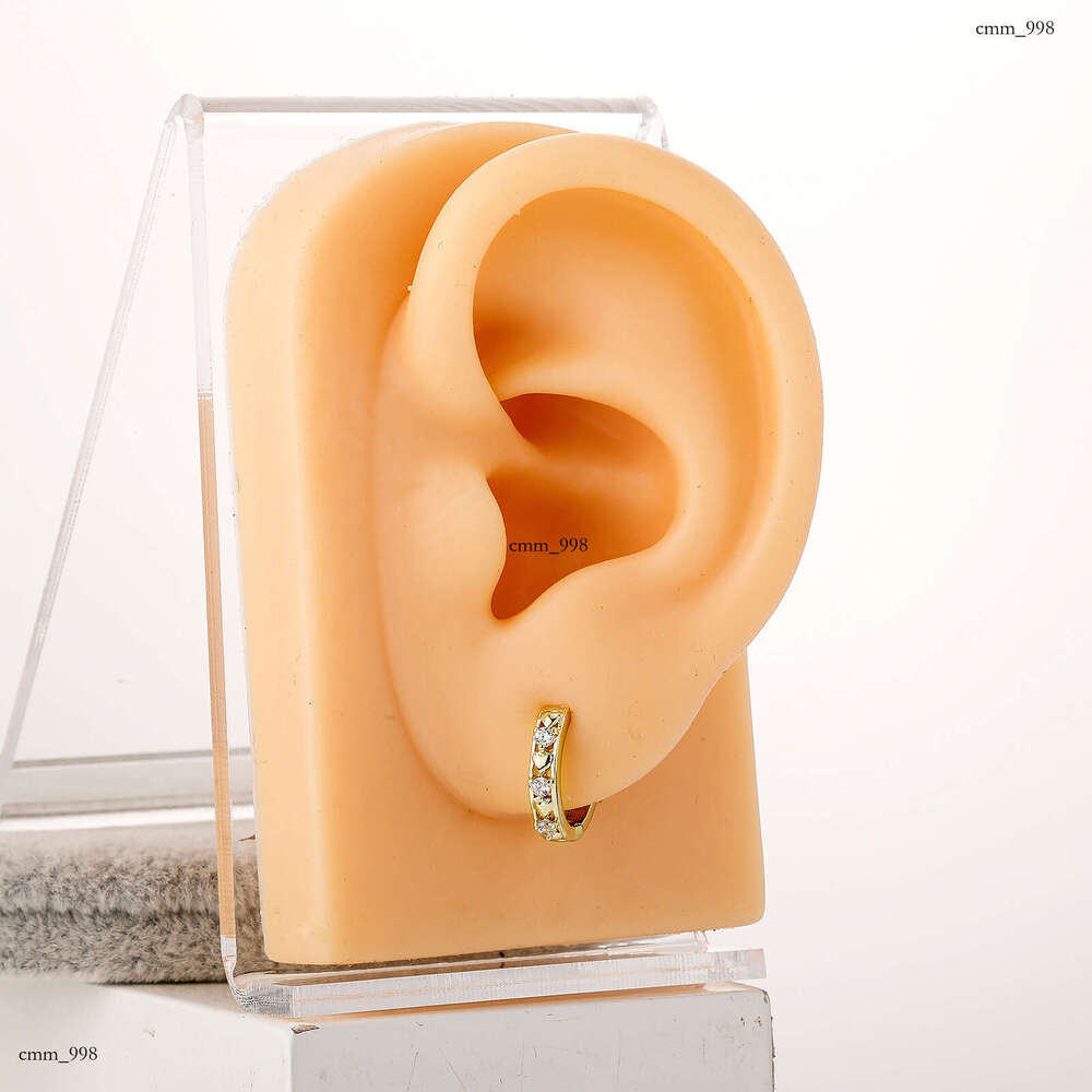 2023 New Heart Single Row Dia Stud for Women Dopamine Temperament Earrings Simple Versatile INS Style Ear Jewelry