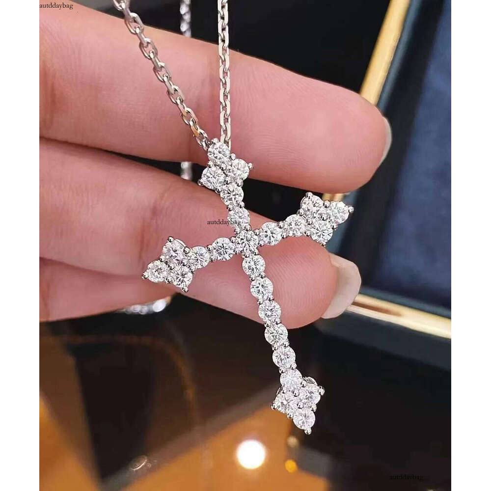 2024 Ins Top Sell Wedding Jewelry Sets Simple Fashion Sterling Sier Round White Lab Moissanite Dia Party Cross Pendant Dangle Earrings Clavicle Neckla